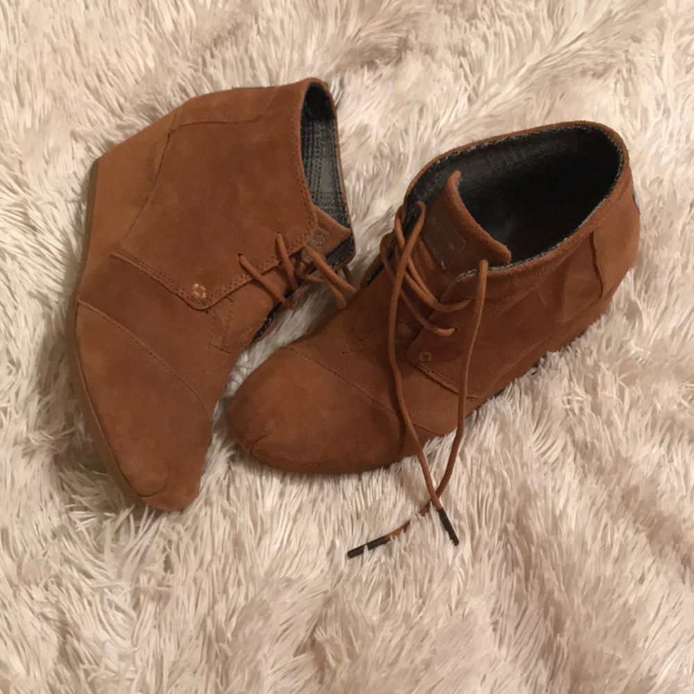 TOMS wedges